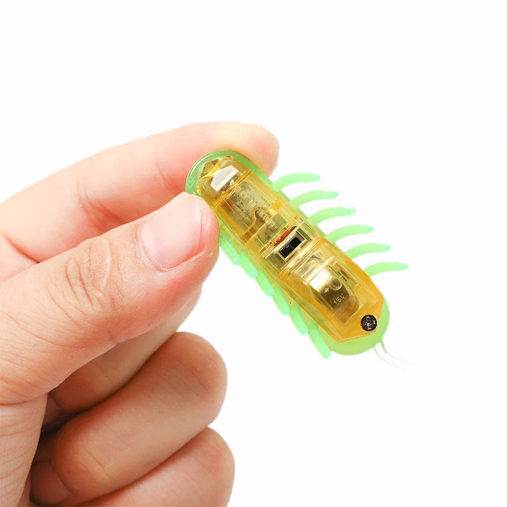 Electric Self-Running Cockroach Cat Toy — Detachable Battery Interactive Hunting Chase Toy