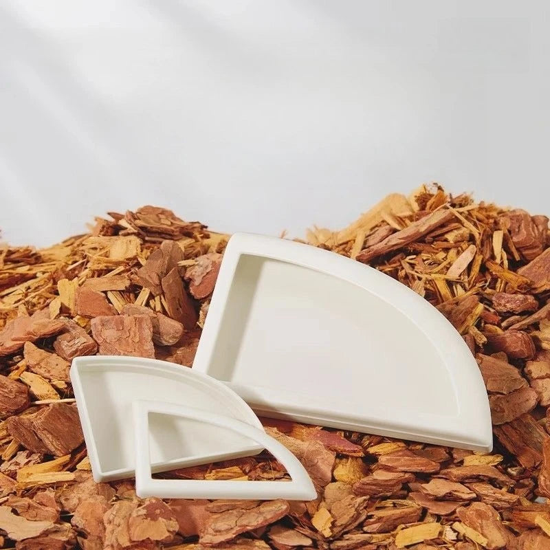 Anti-Escape Mealworm Feeding Container — Reptile & Small Pet Feeder