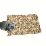 Handwoven Grass Mat — Natural Chew Bed for Rabbits & Guinea Pigs
