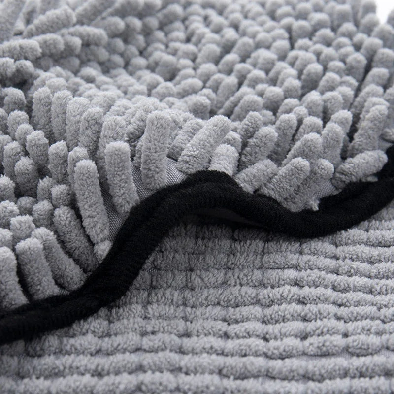 Quick-Dry Pet Towel with Pocket Design — Hangable Absorbent Bath Wrap