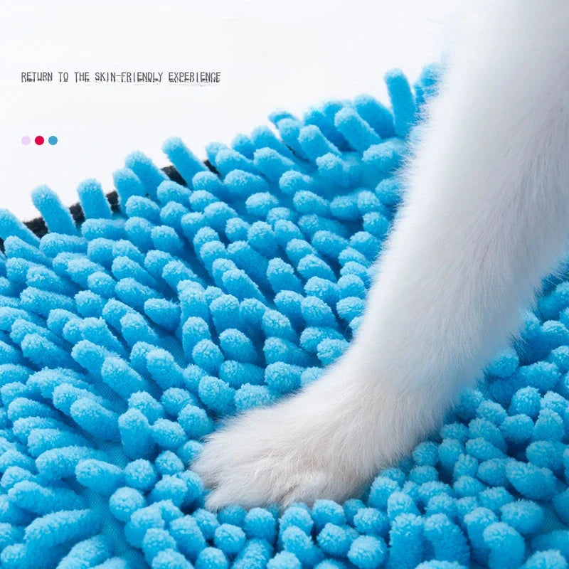 Quick-Dry Pet Towel with Pocket Design — Hangable Absorbent Bath Wrap