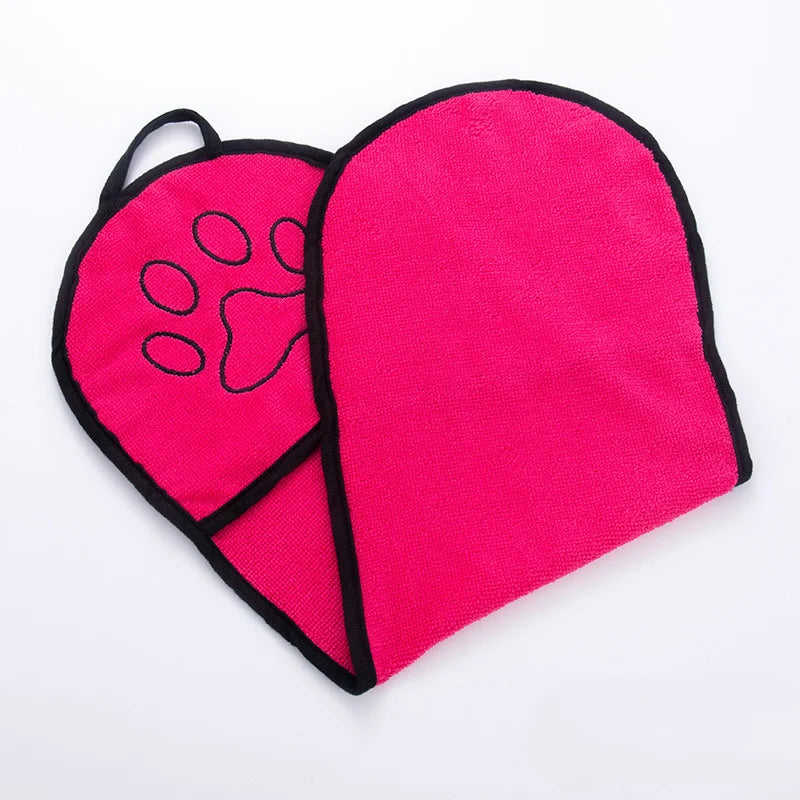 Quick-Dry Pet Towel with Pocket Design — Hangable Absorbent Bath Wrap