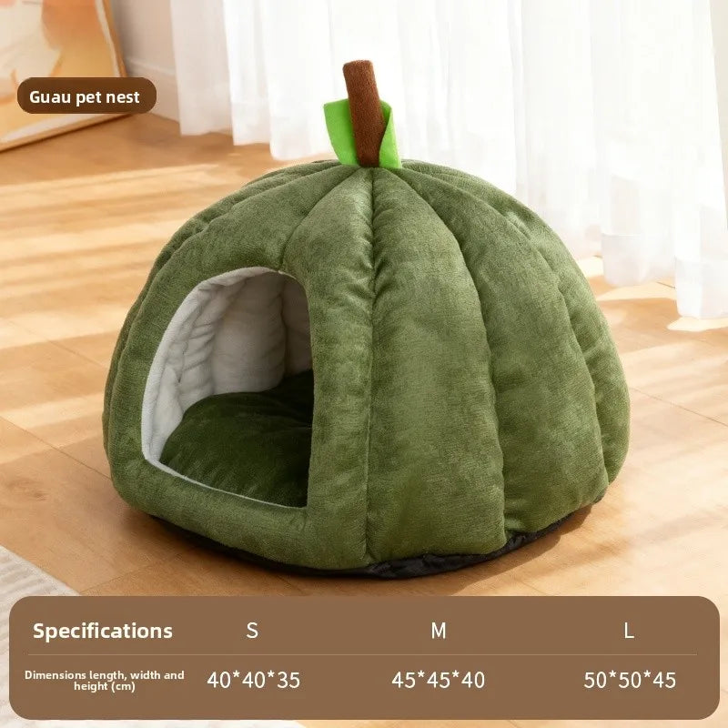 Pumpkin-Shaped Enclosed Winter Pet Bed