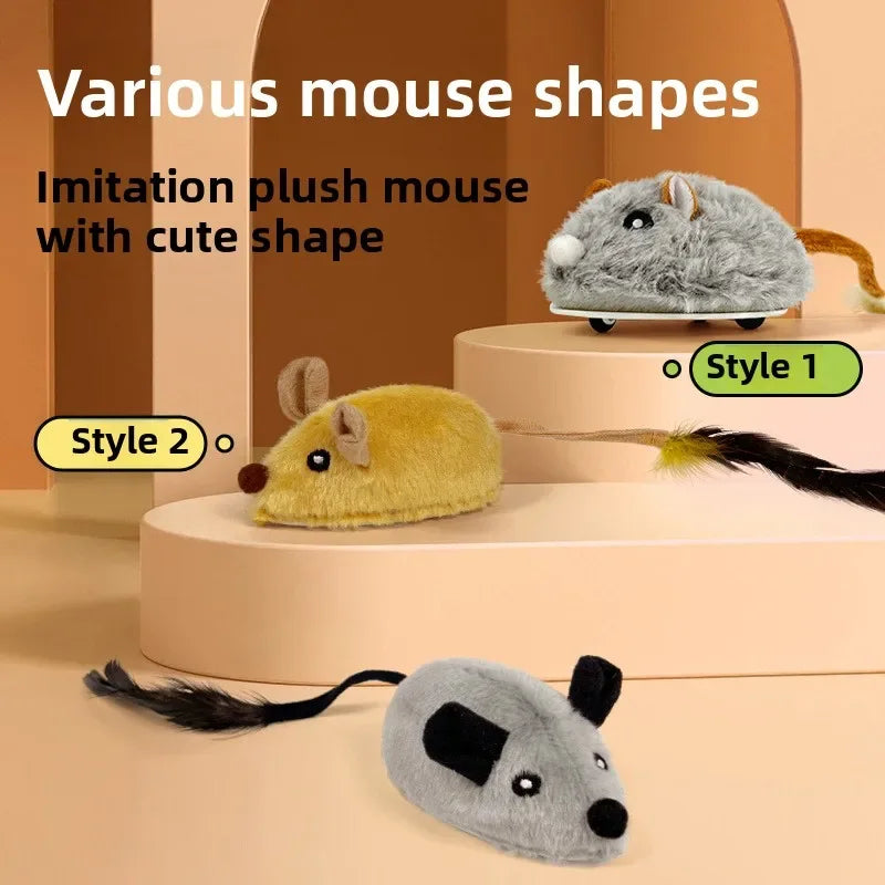 Realistic Plush Mouse Cat Toy — Wagging Tail Prey Toy for Indoor Play