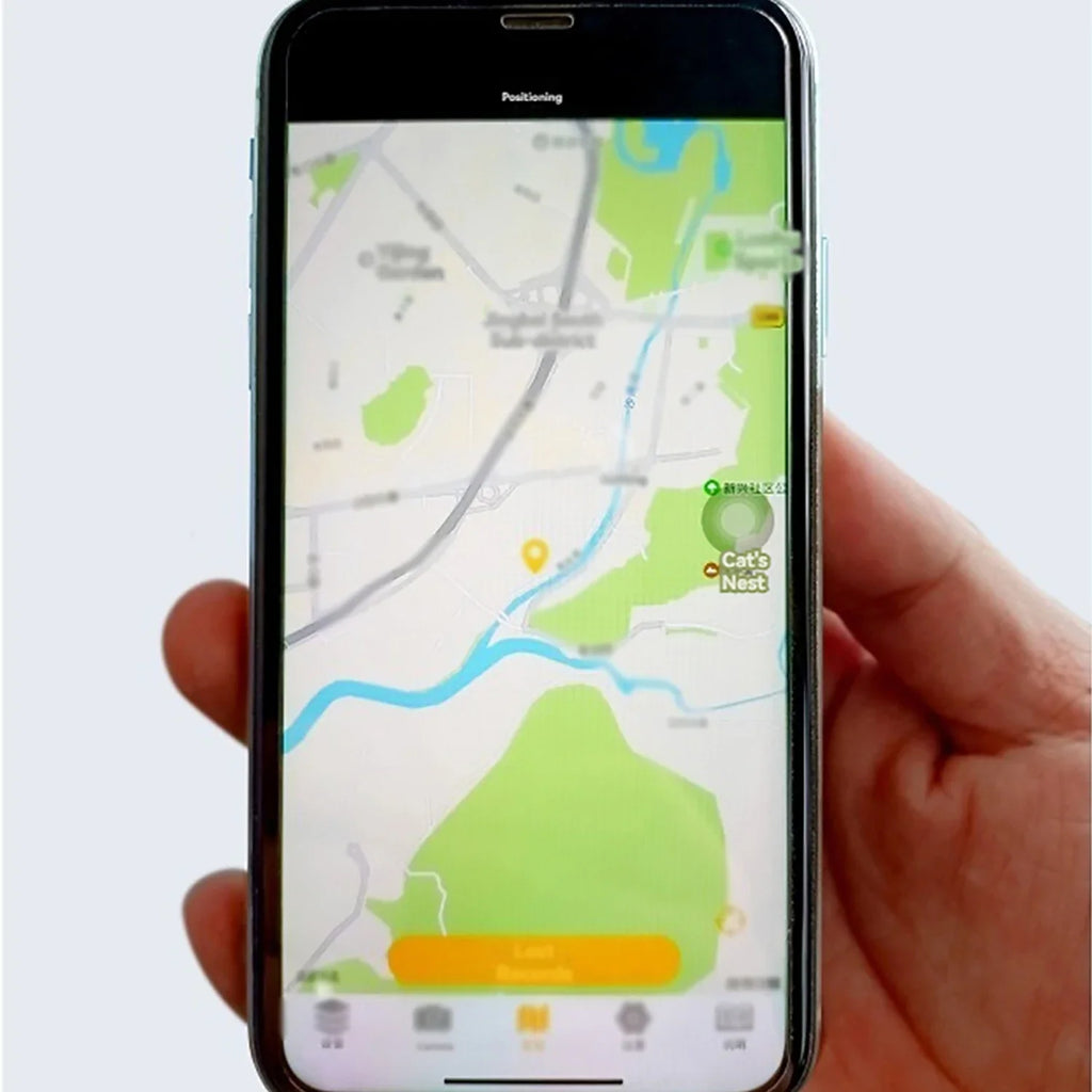 Bluetooth Pet GPS Tracker with Protective Case for Cats & Dogs - iOS & Android
