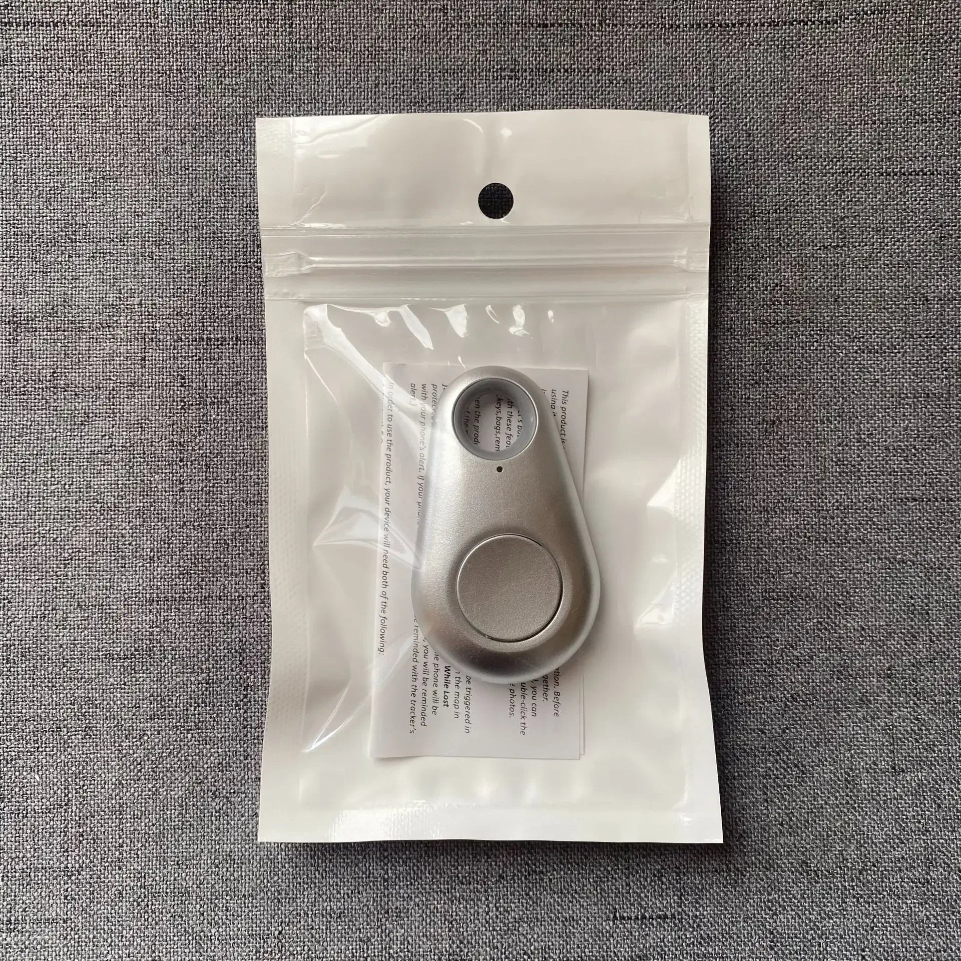 Bluetooth Smart Tag Keychain Tracker - Anti-Loss Finder for Pets & Keys