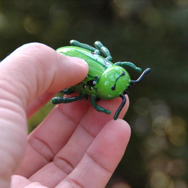 Motorized Insect Cat Toy — Rotating Beetle & Bug Simulation Chaser