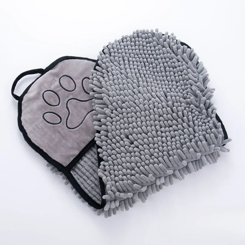 Quick-Dry Pet Towel with Pocket Design — Hangable Absorbent Bath Wrap