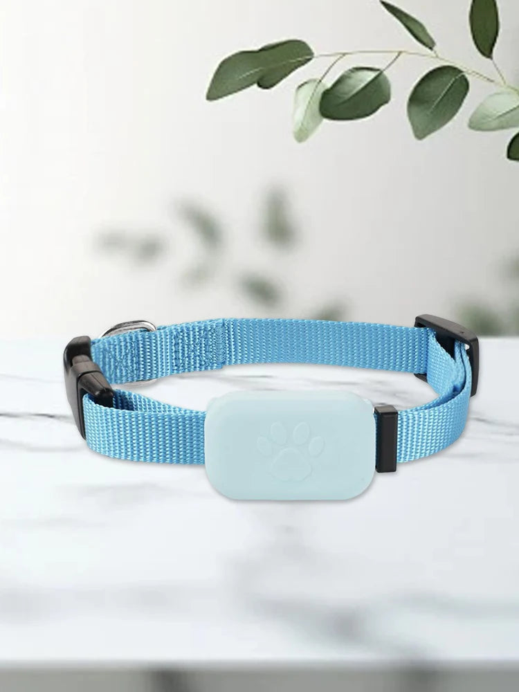 Versatile GPS Pet Tracker with Adjustable Collar for Dogs & Cats - Compact Anti-Loss